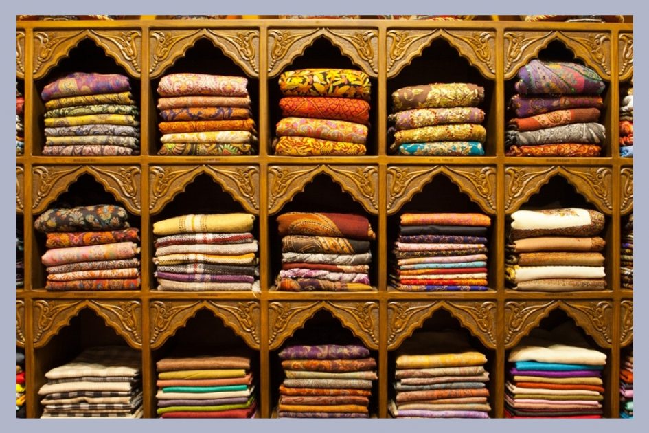 Top 10 Souvenirs To Buy in Istanbul pashmina_shop